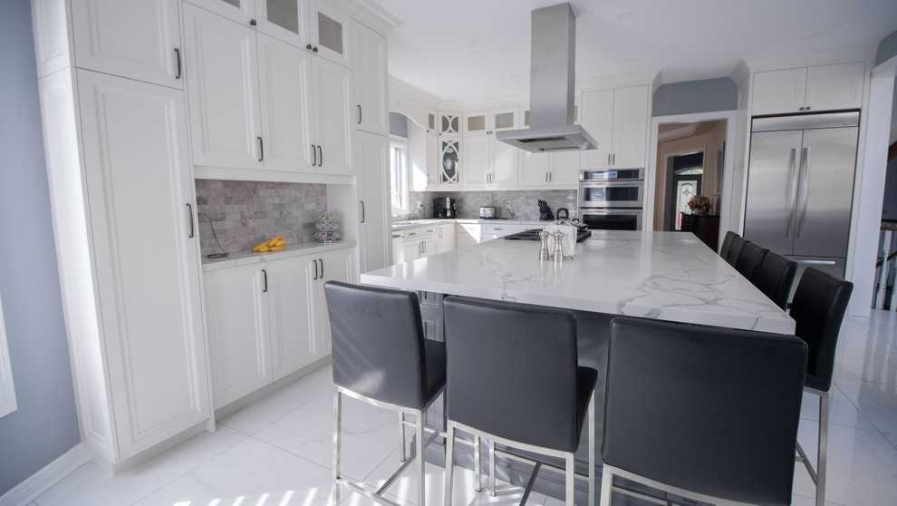 Example of a transitional kitchen design in Toronto
