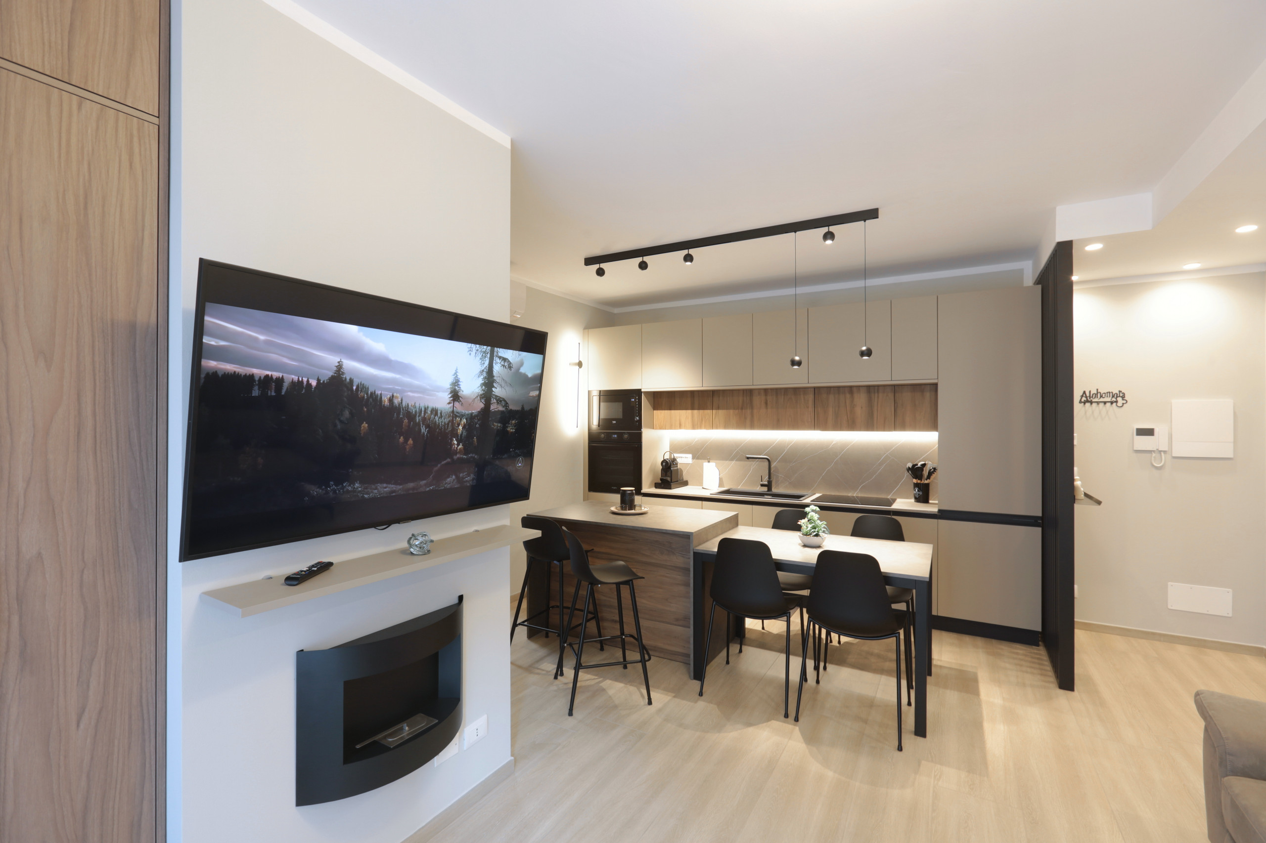 LA CASA  MODERNA & SOFT INDUSTRIAL