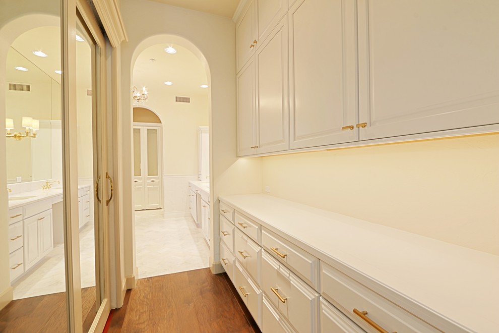 Home design - transitional home design idea in Phoenix
