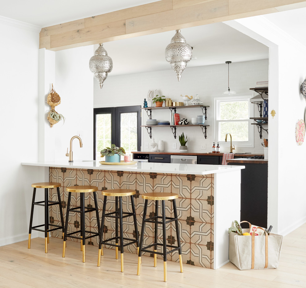This is an example of an eclectic kitchen in Nashville.