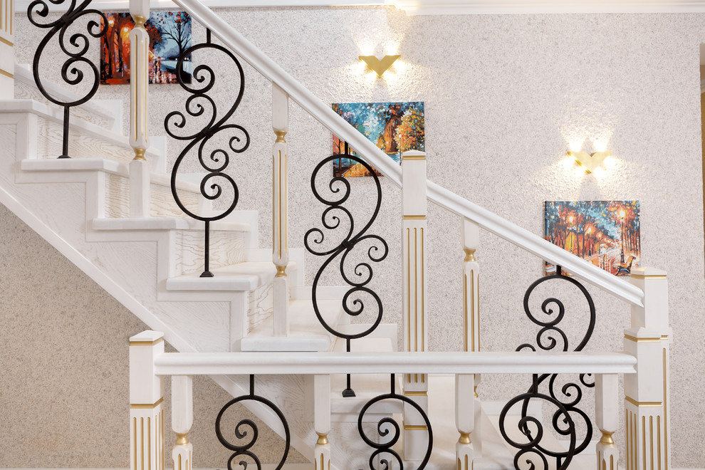 Лестница с кованым ограждением