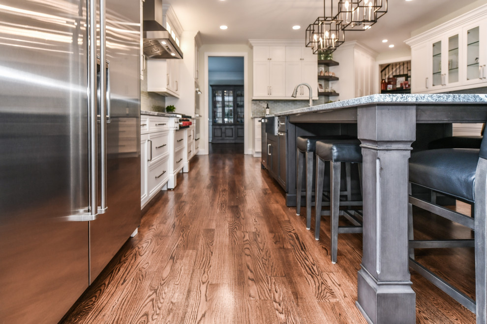 Example of a transitional kitchen design in DC Metro
