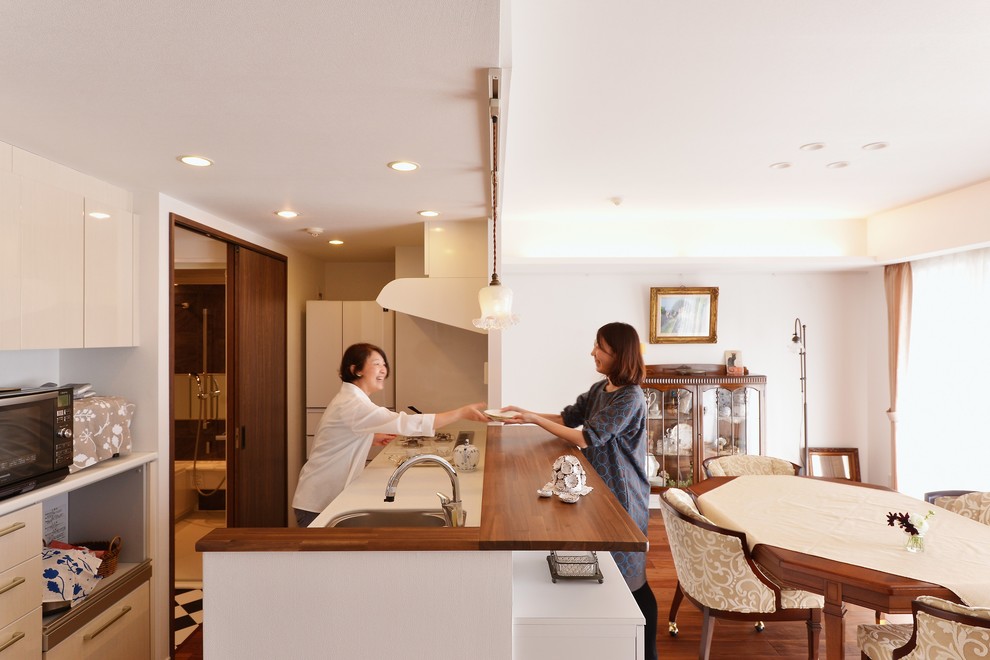 Design ideas for a midcentury kitchen in Tokyo Suburbs.