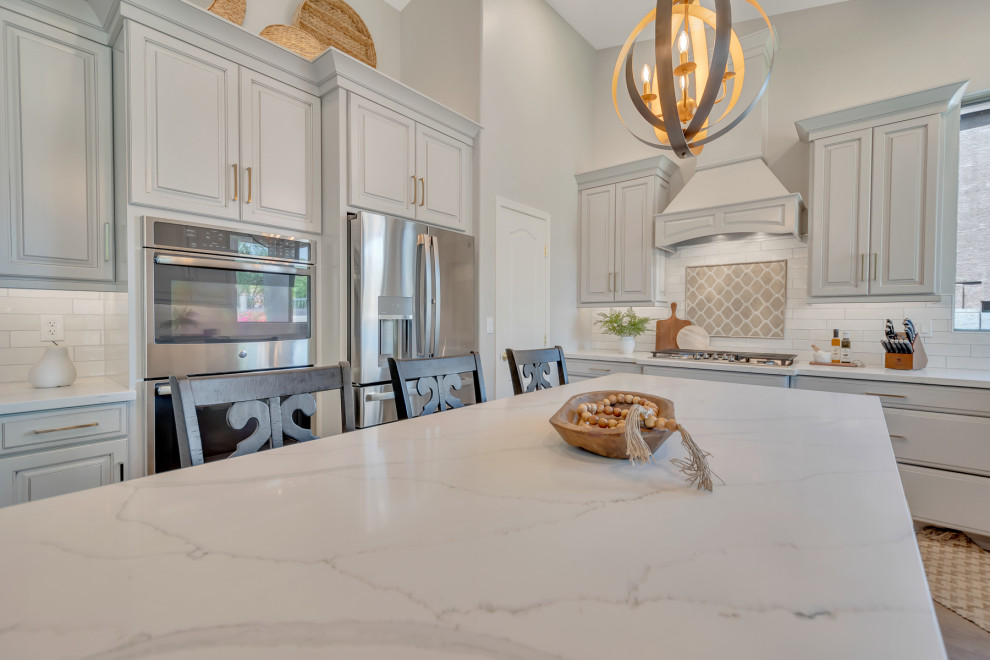 Inspiration for a transitional kitchen remodel in Phoenix