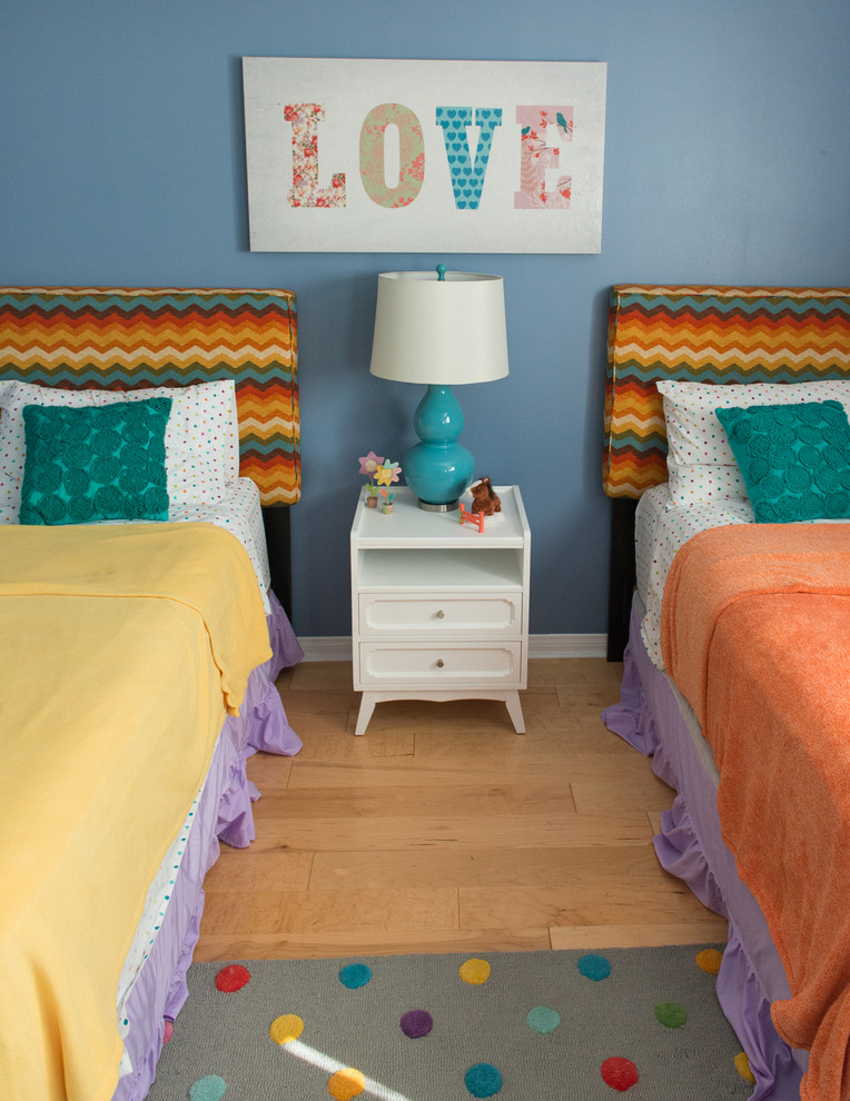 This is an example of a transitional kids' room in Orange County.