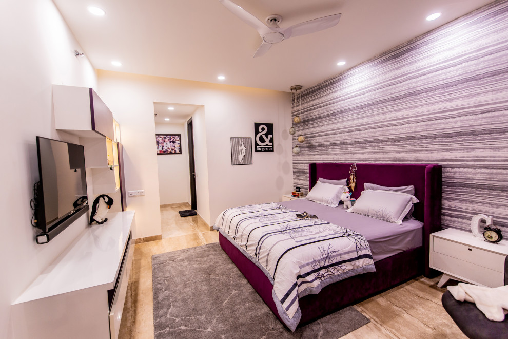 Bedroom - modern bedroom idea in Delhi