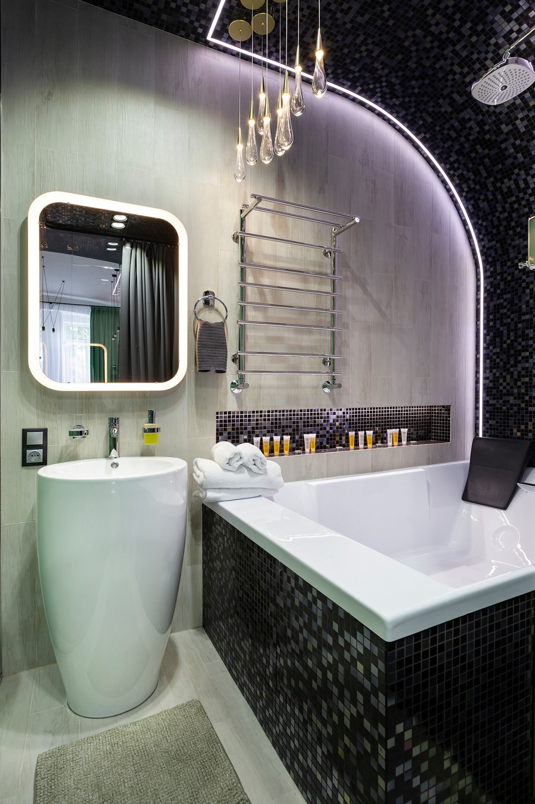 Studio with a soaring bed over grass-plot /Студия с парящей кроватью и лужайкой