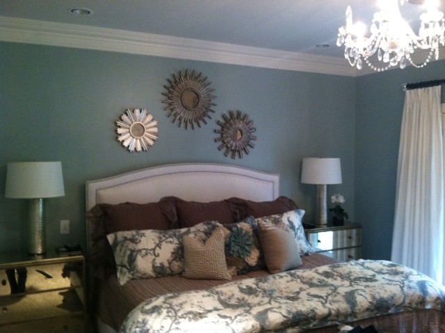 Bedroom - transitional bedroom idea