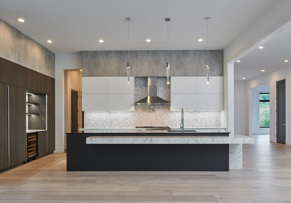 Kitchen - modern kitchen idea in DC Metro