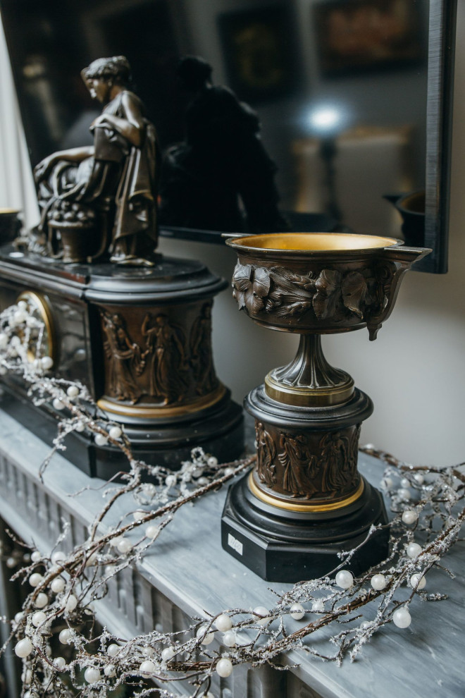 Салон предметов интерьера и антиквариата в Москве