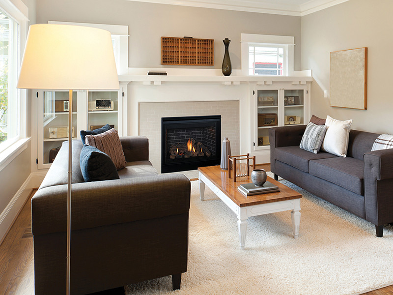 Photo of a transitional living room in Kansas City.