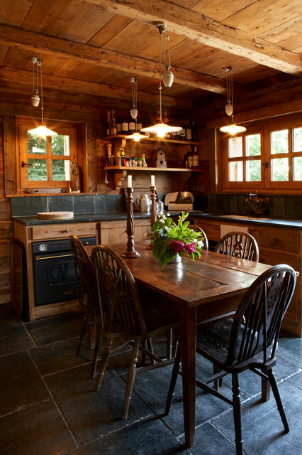 Une cuisine &agrave; Meg&egrave;ve rustic-kitchen