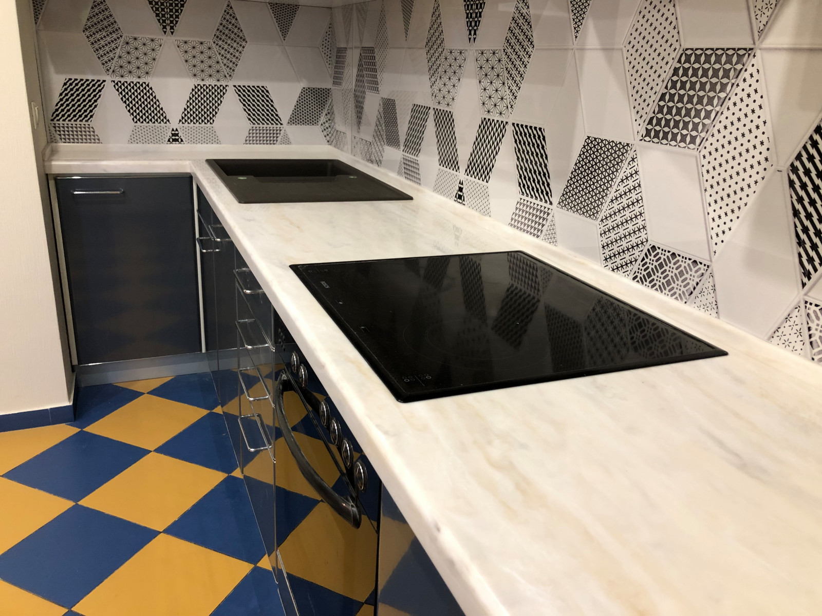 Столешница на кухню с накладной раковиной