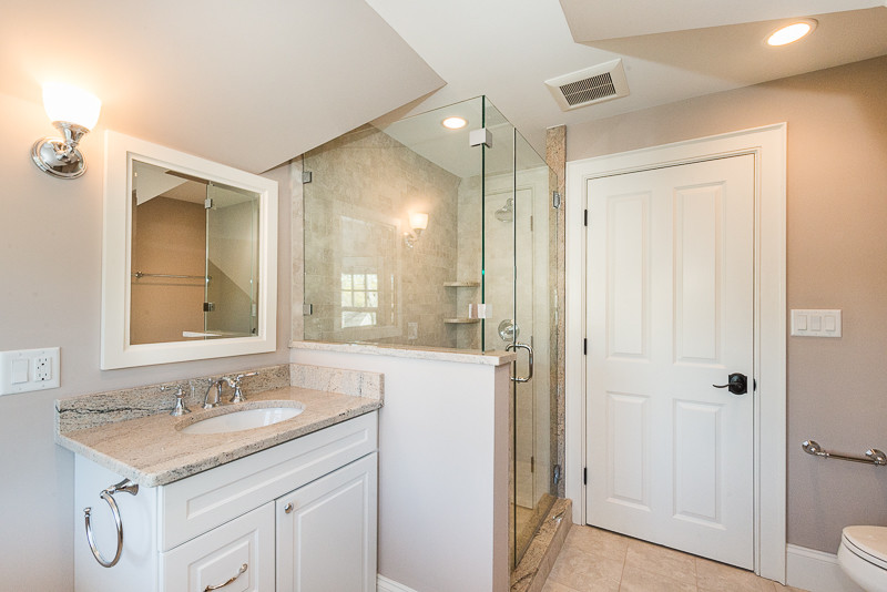 Photo of a transitional bathroom in Boston.