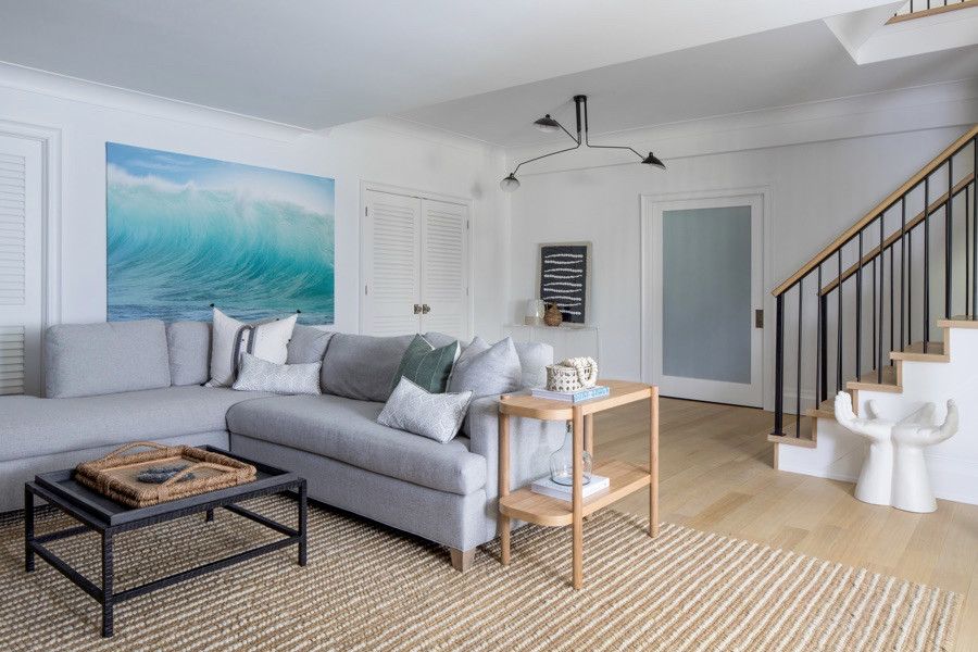 Example of a transitional basement design in New York