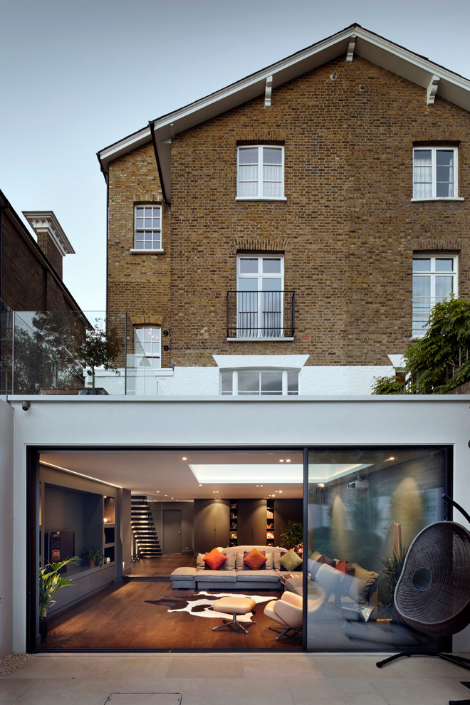 ロンドンにある高級なコンテンポラリースタイルのおしゃれな住まいの写真