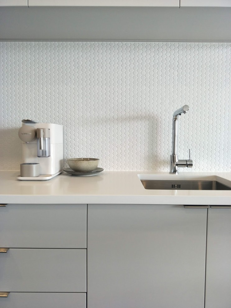 This is an example of a scandinavian kitchen in Auckland.