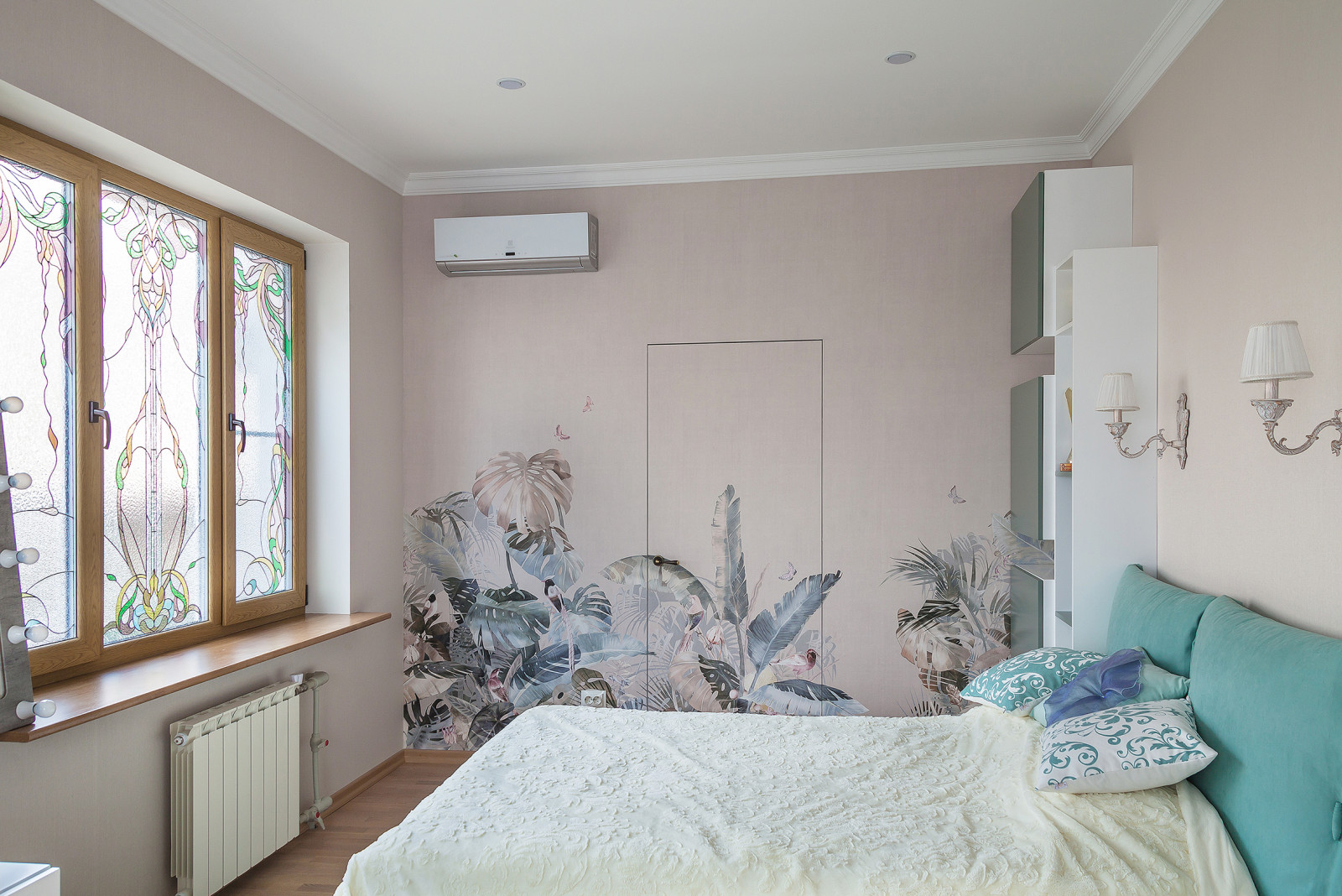 Корпусная мебель цвета "Tiffany" для юной леди