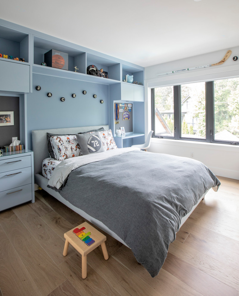 This is an example of a contemporary kids' room for kids 4-10 years old in Vancouver.