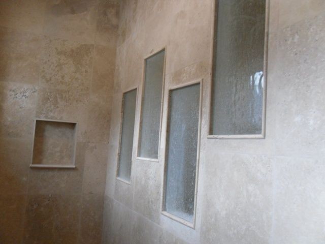 Example of a transitional home design design in Austin