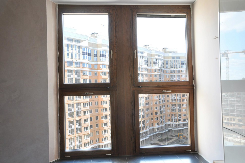 Остекление квартиры на Радиальной (дерево-алюминиевые окна)