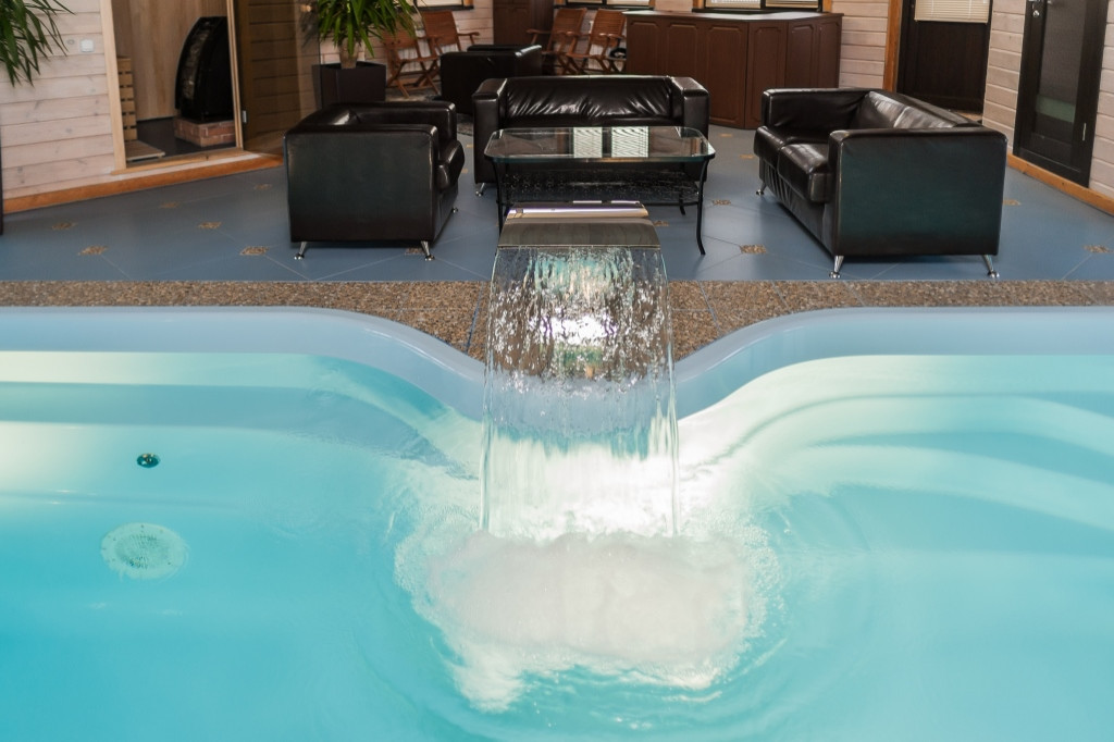 Бассейн в поселке Холм's (Челябинская область)