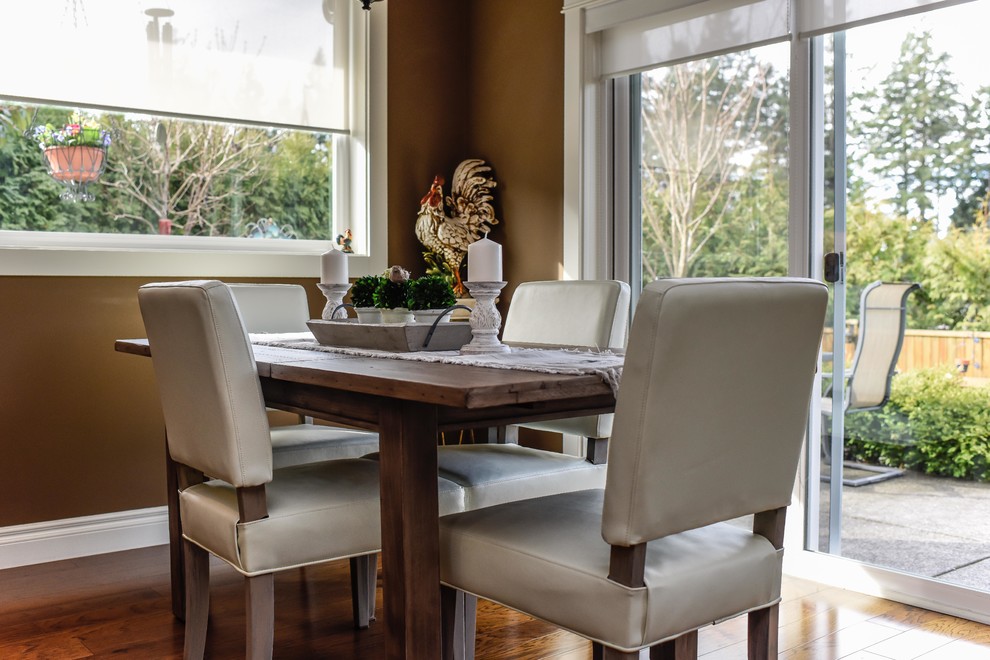 Dining room - transitional dining room idea