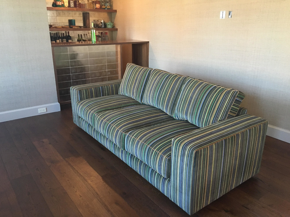Transitional home design photo in New York