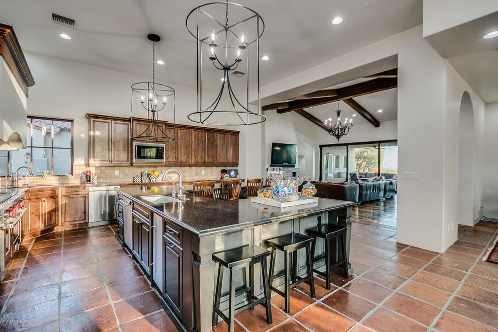 Inspiration for a southwestern kitchen remodel in Phoenix