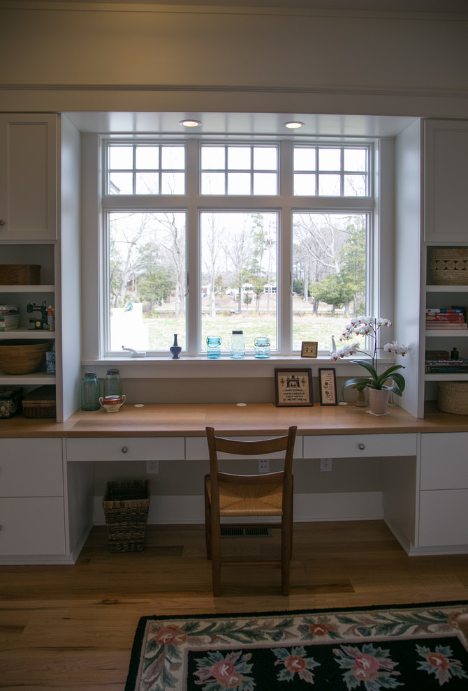 Inspiration for a cottage home office remodel in Richmond