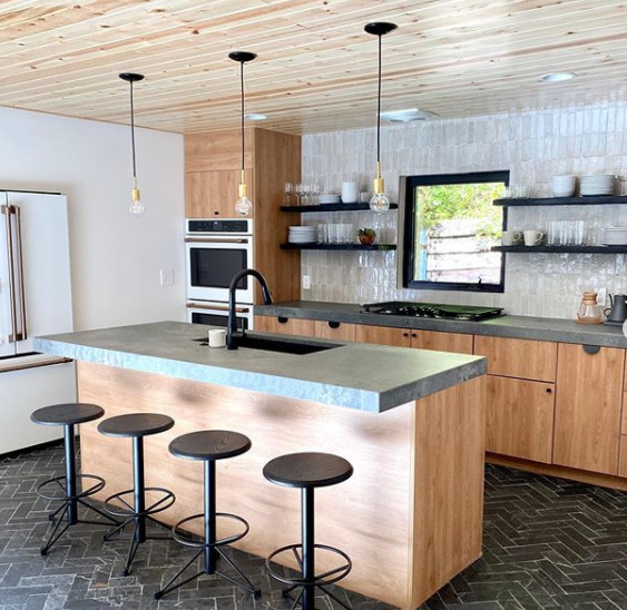 Kitchen - rustic kitchen idea