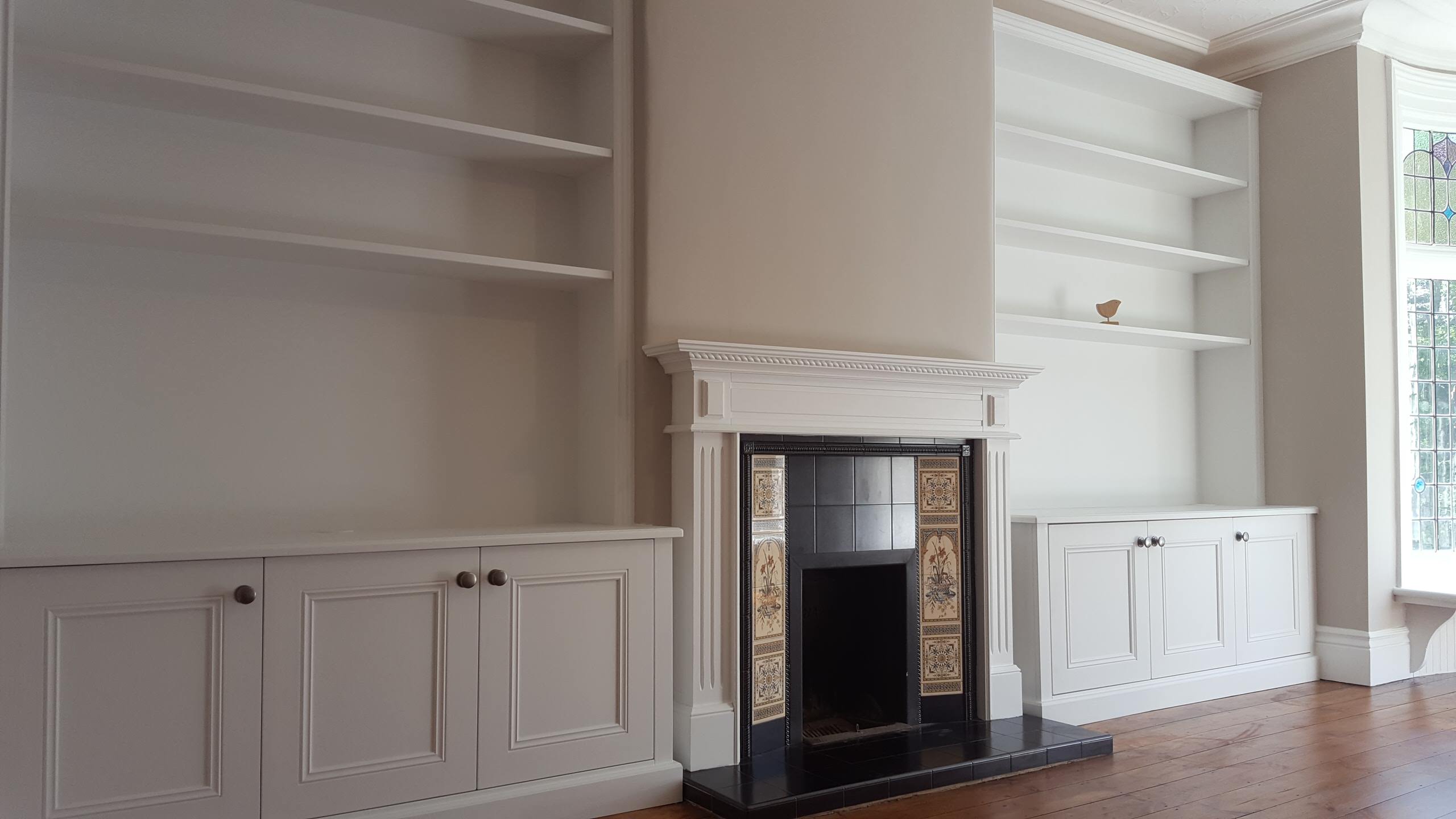 Alcove units with Classic Style Triple Cupboards
