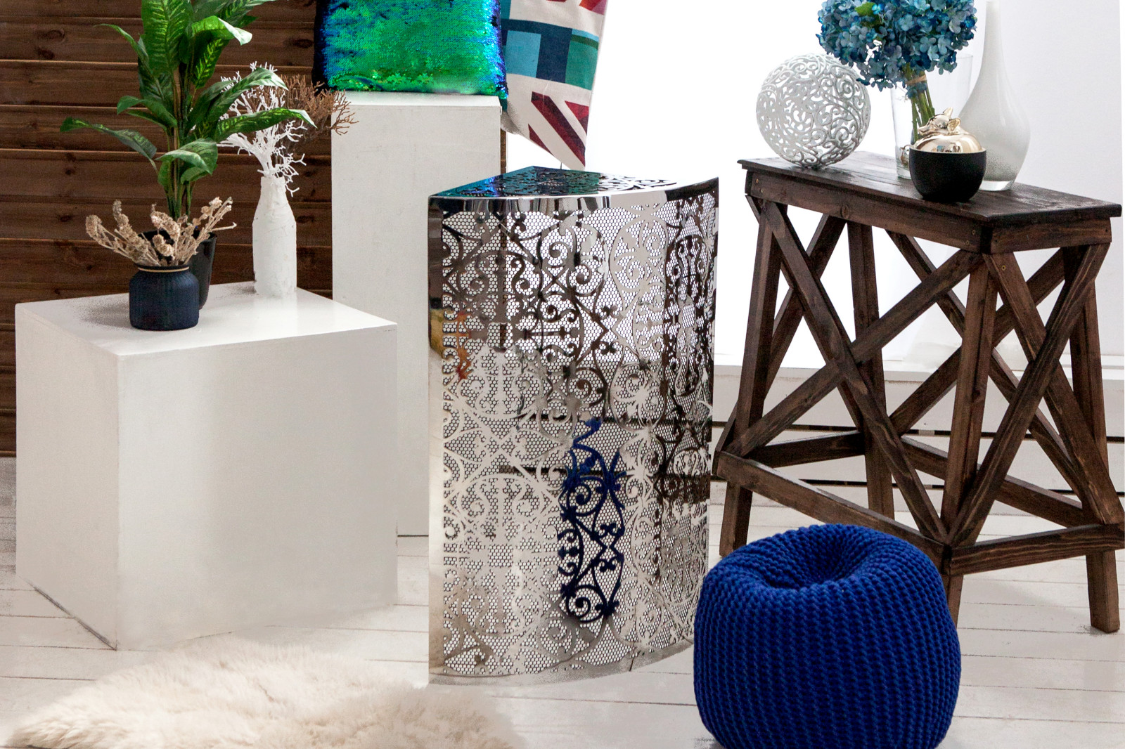 Угловая полка для ванной комнаты