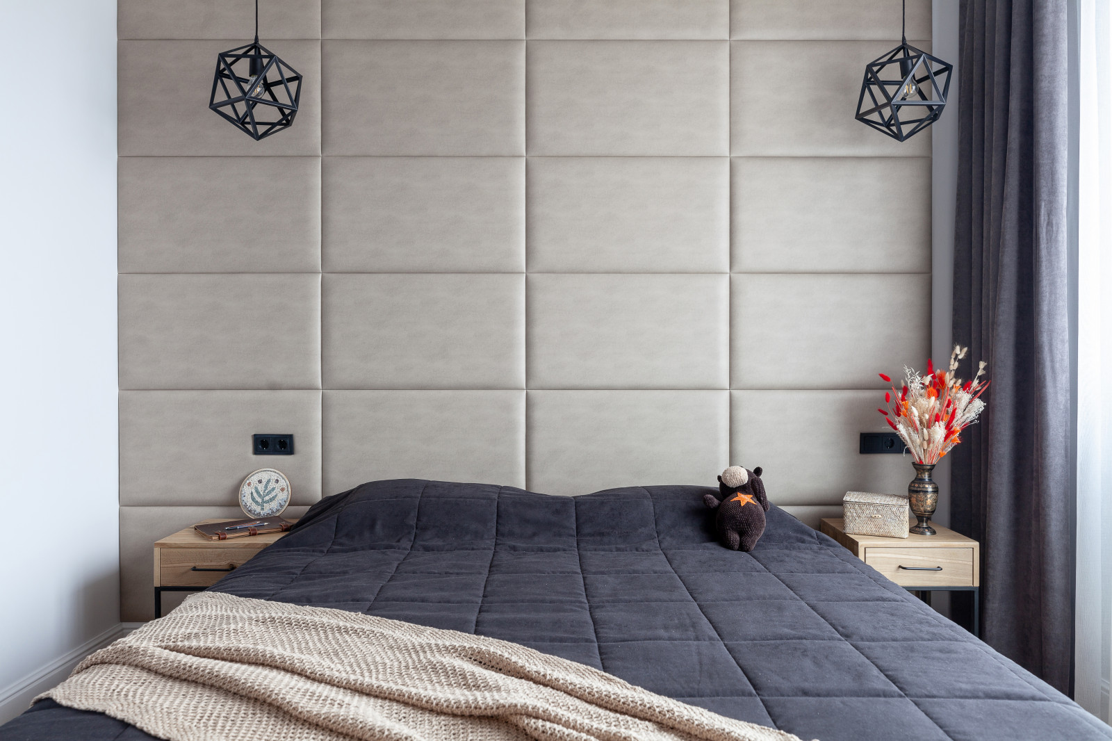 Квартира в ЗИЛАРТ с красной дверью