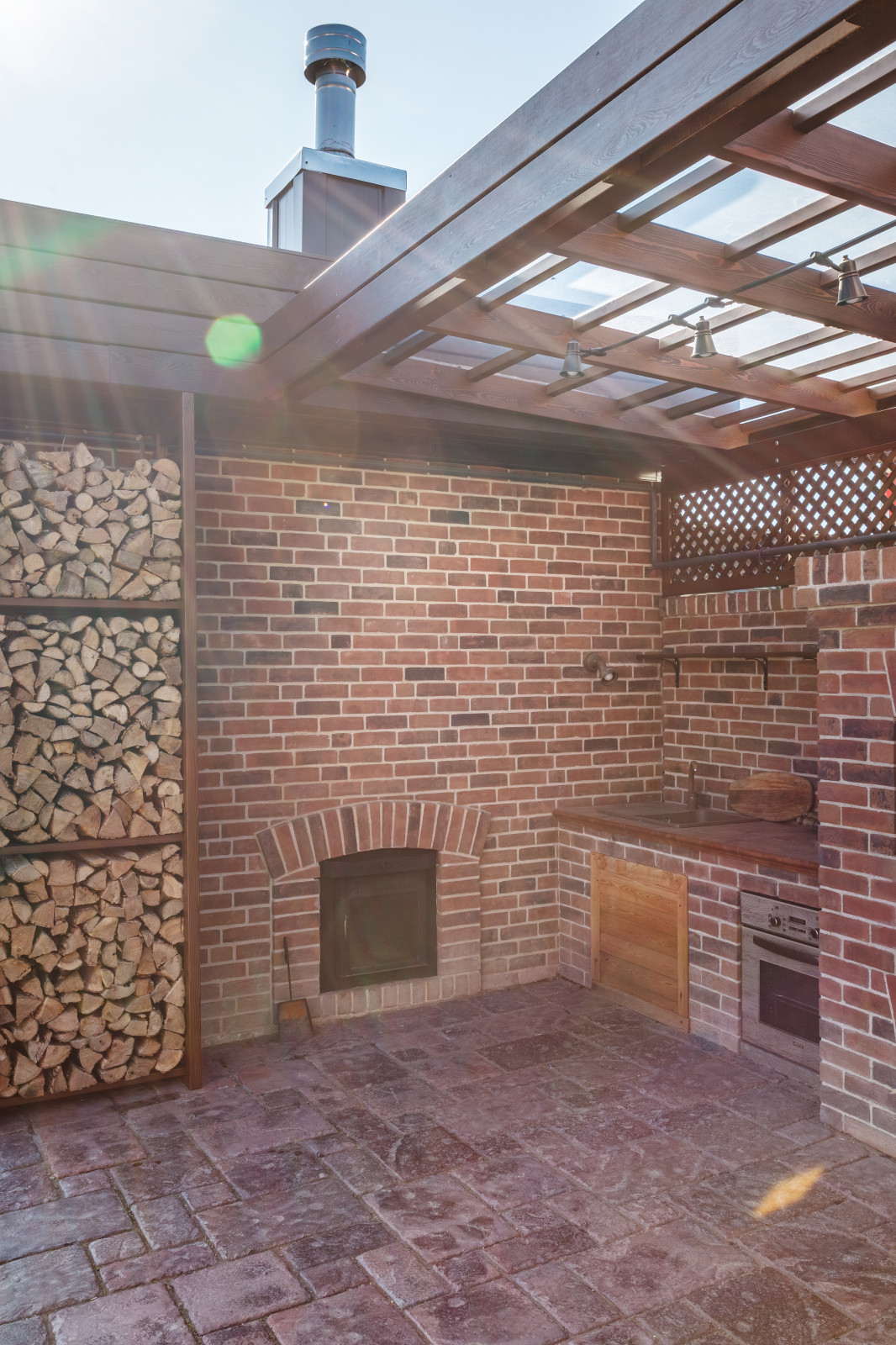 Фрагмент зоны барбекю.