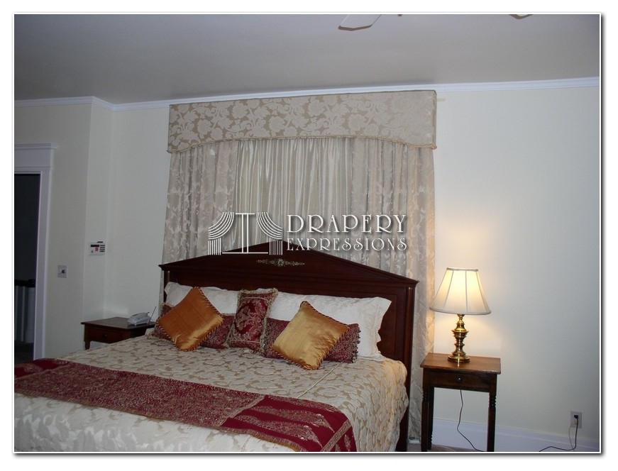 Bedroom - transitional bedroom idea