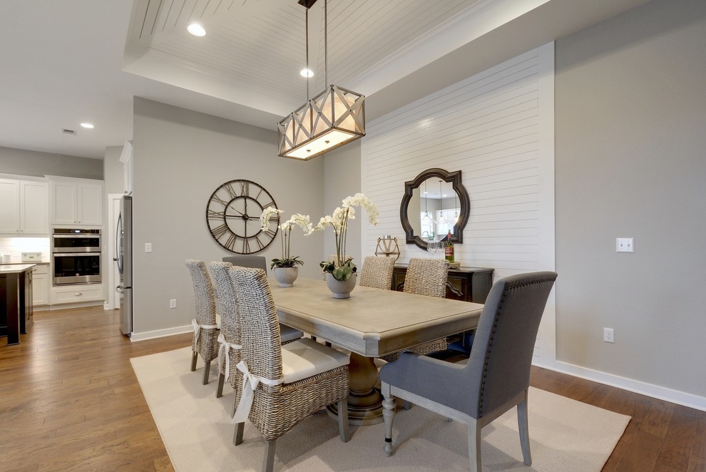 This is an example of a transitional dining room in Jacksonville.