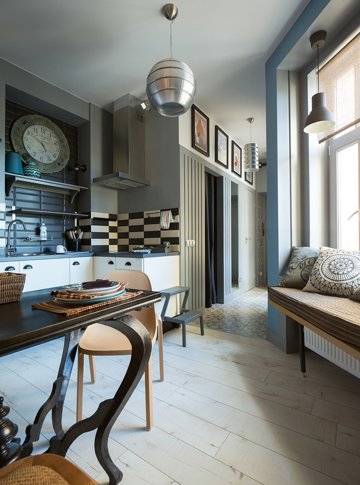 Квартира 30 квадратных метров на петроградской стороне.