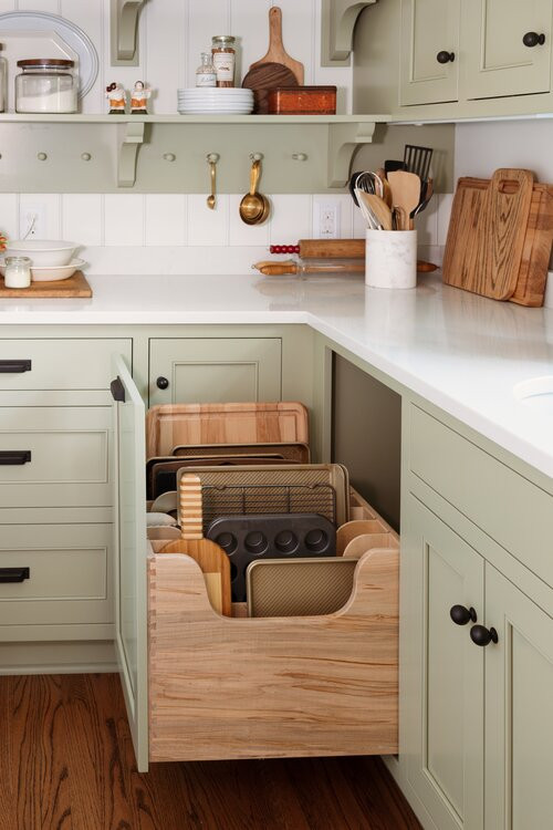 Traditional Modern Kitchen with a Beaded Inset Design