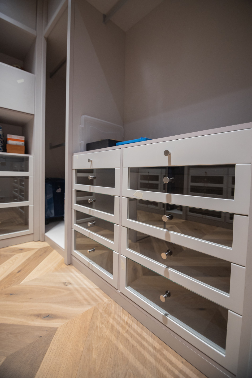 Обустройство гардеробной комнаты