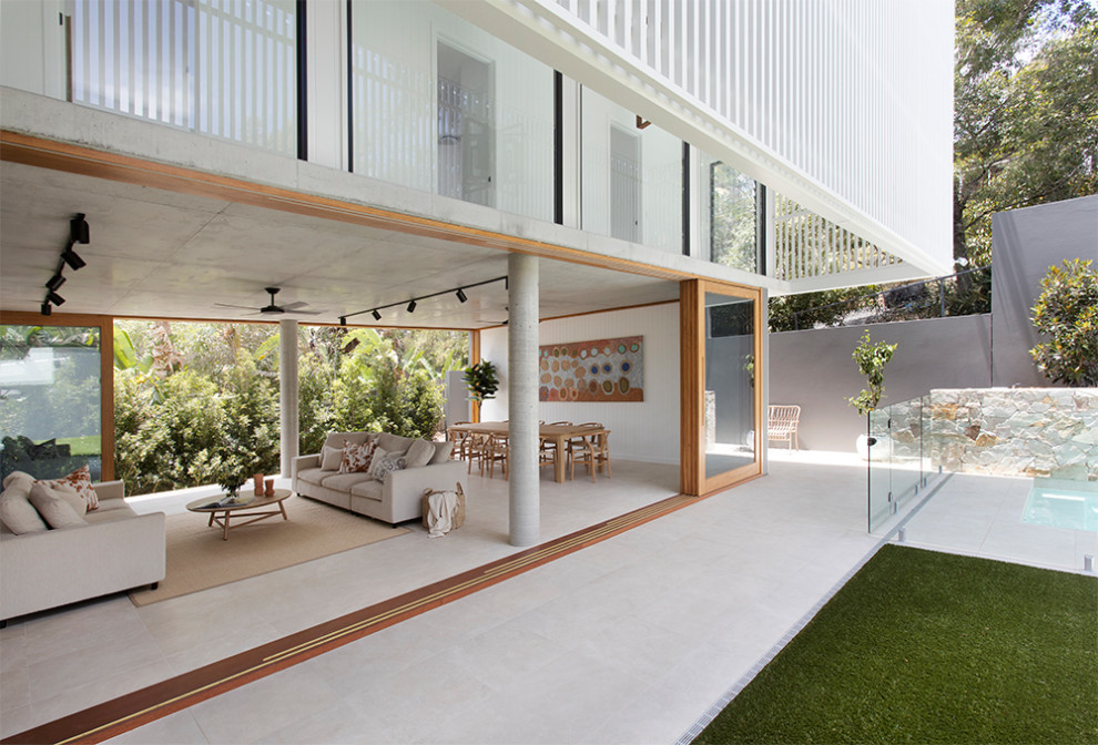 Contemporary patio in Brisbane.