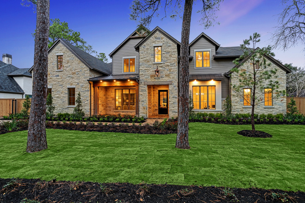 Photo of a transitional exterior in Houston.