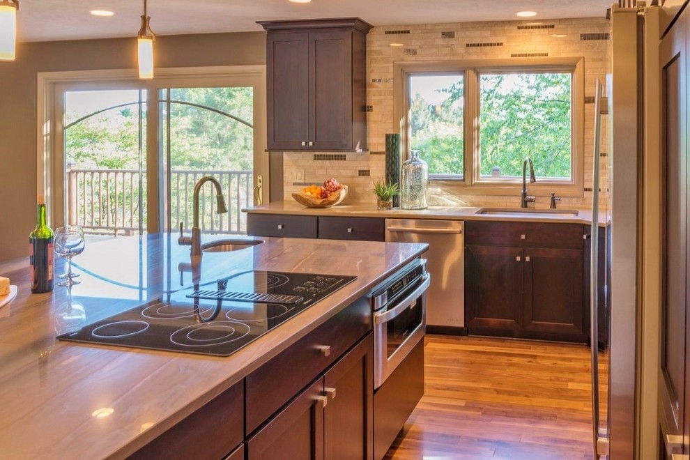 Inspiration for a transitional l-shaped eat-in kitchen remodel