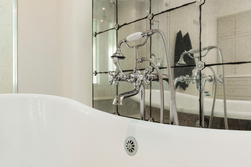 Inspiration for a transitional home design remodel in Houston