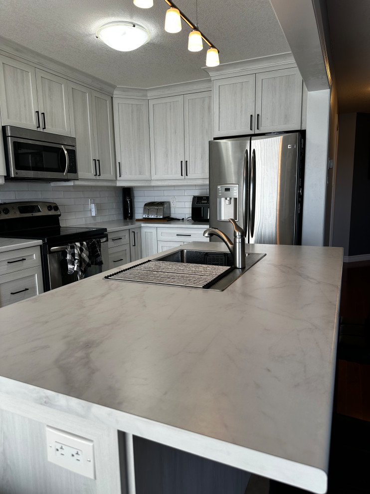 Evans Blvd - Traditional Kitchen Remodel - London, ON