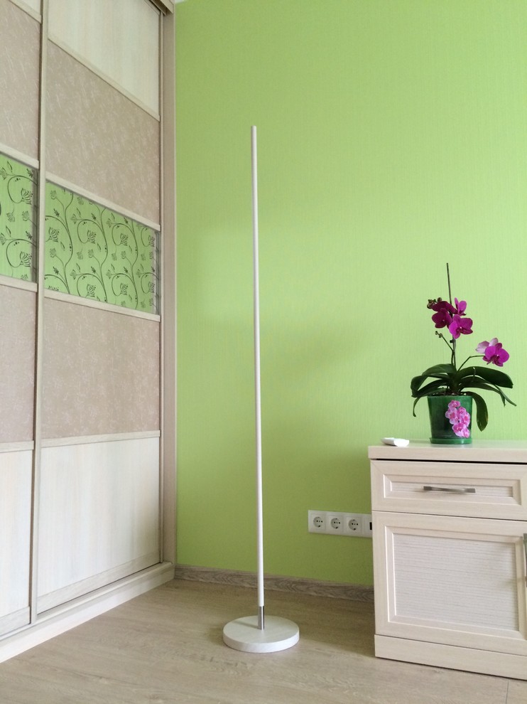 Цветотерапия, светодиодный торшер индивидуального применения