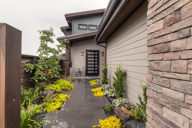 Side entryway contemporary