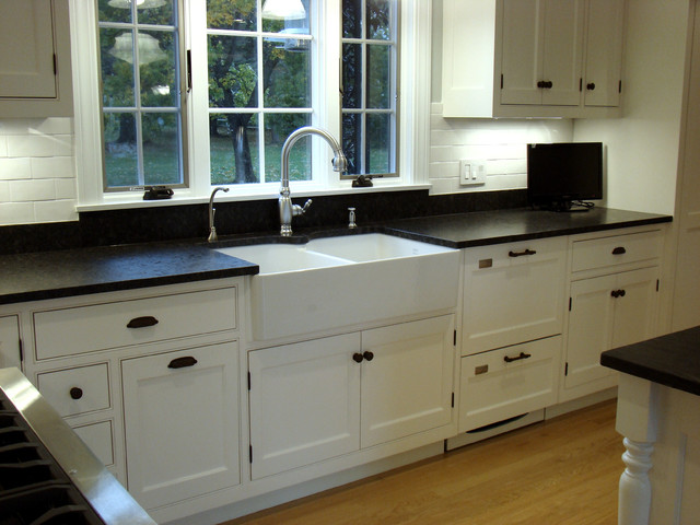 Cumberland Foreside Kitchen traditional-kitchen
