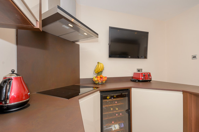 Get creative with storage for a functional and stylish modern kitchen trendy-koekken