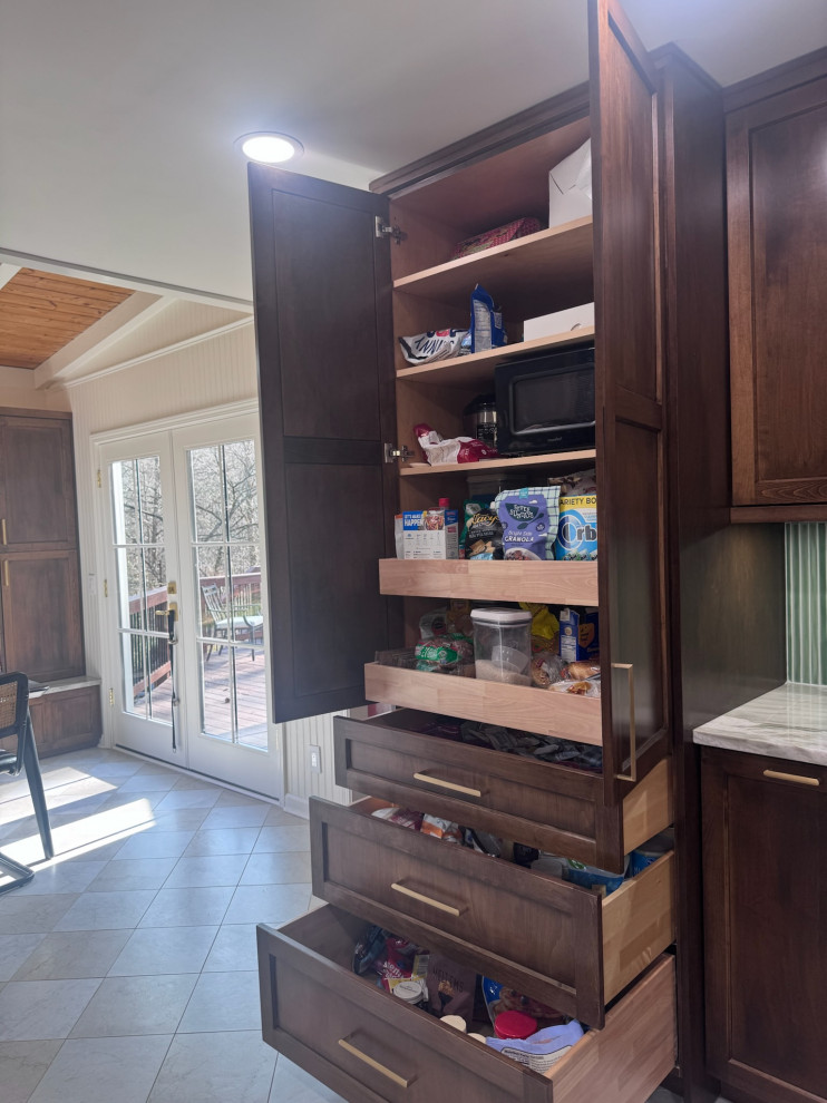 From Dated to Distinct: A Mid-Century Modern Kitchen Makeover